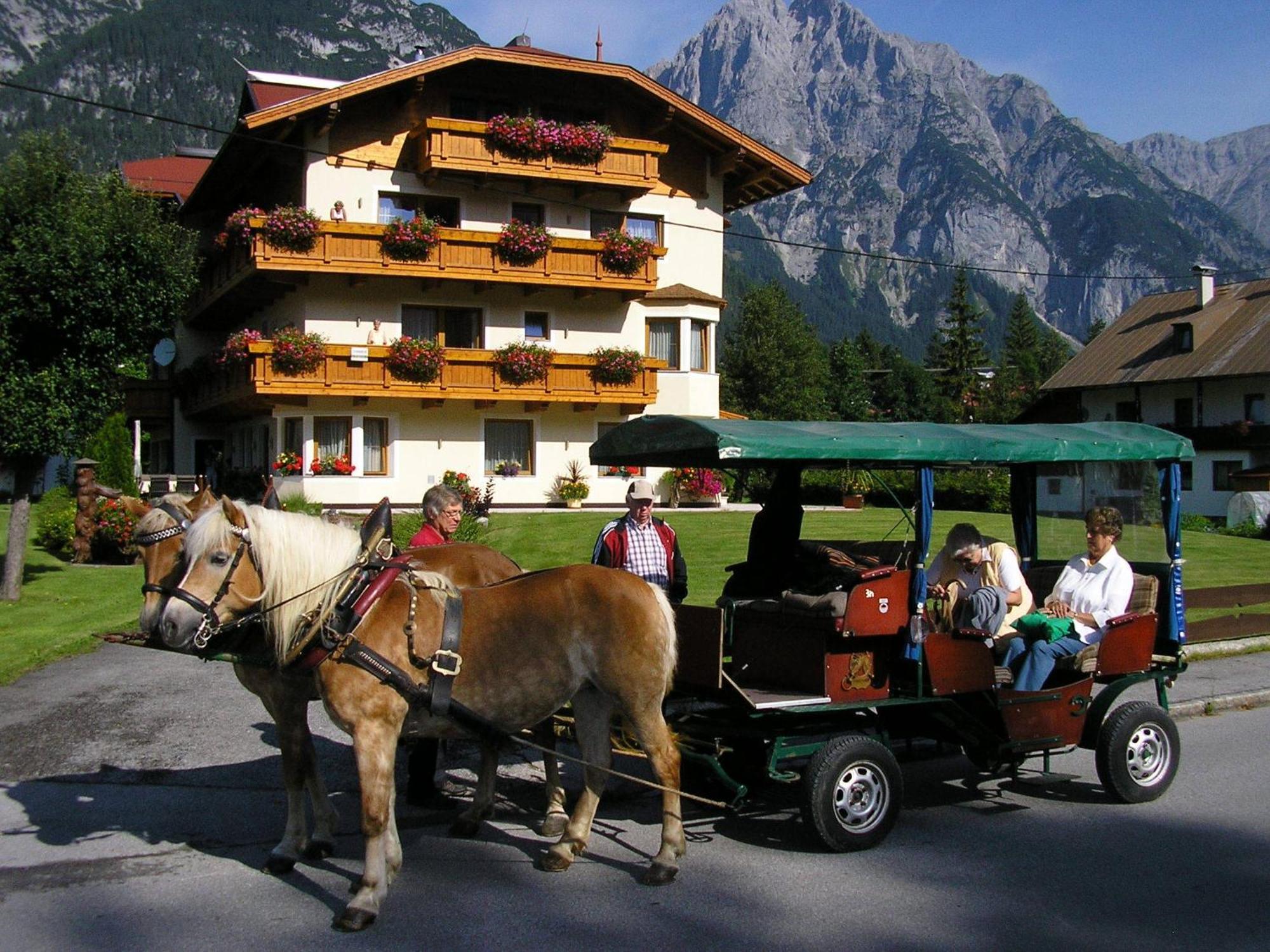 Hotel-Garni Weidacherhof Leutasch Exterior foto